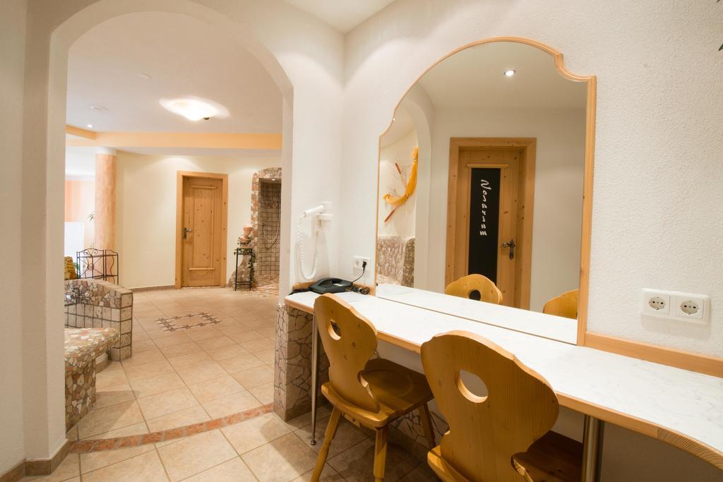 ホテル Garni Mathonerhof イシュグル 部屋 写真